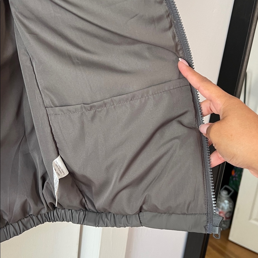 Puffer Vest - Picture 4 of 5